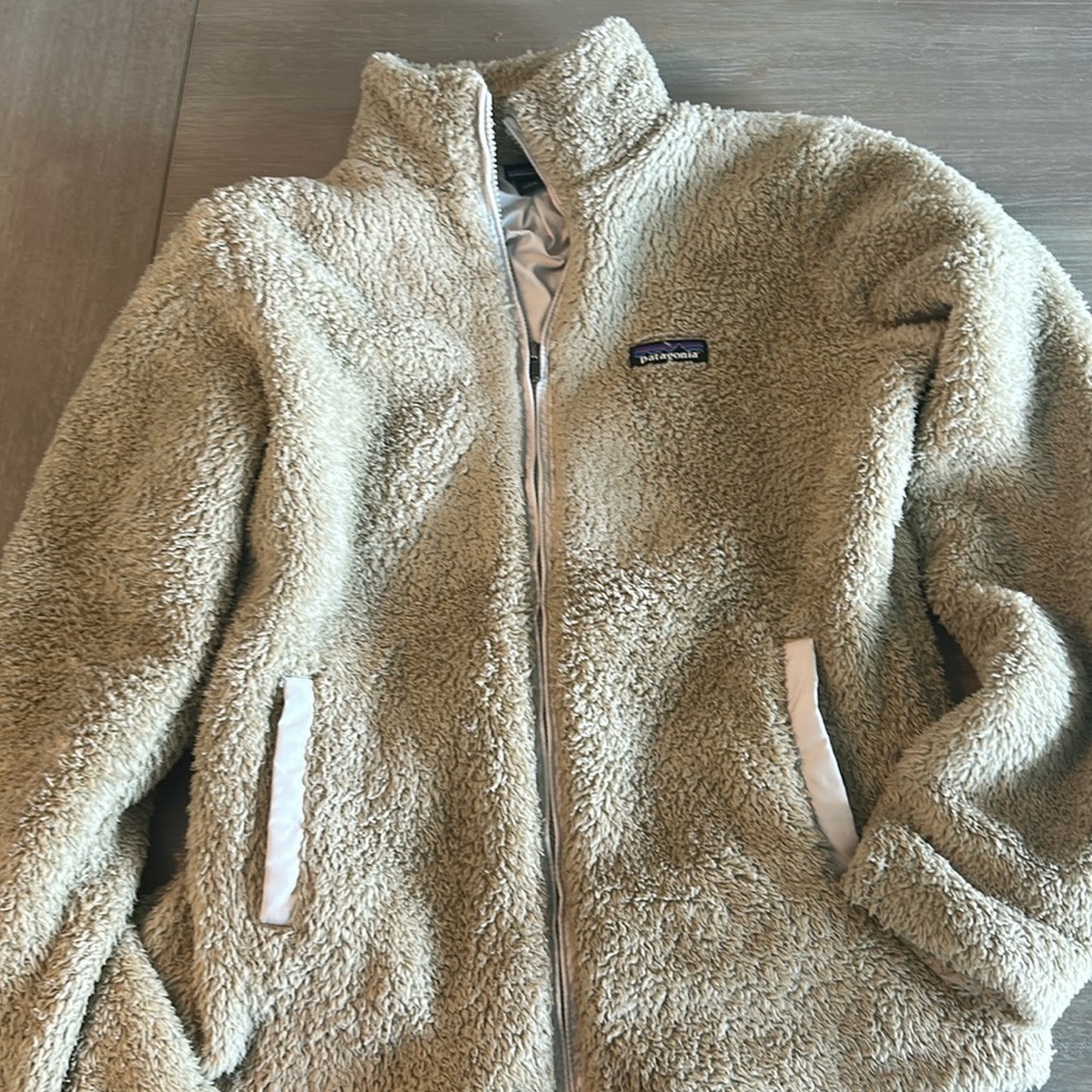 Women’s Patagonia Los Gatos Fleece‎ jacket Tan Khaki Fitted Size M Pockets